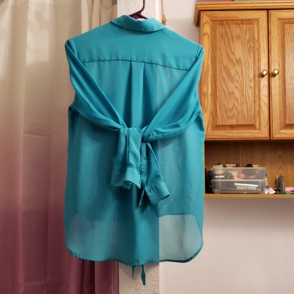 Liberty Love 💙 Hi Low Tie LS tee - Picture 2 of 3